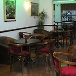 Kings Paget Hotel
