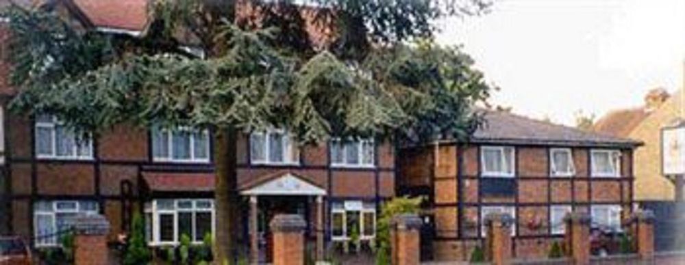 Kings Paget Hotel